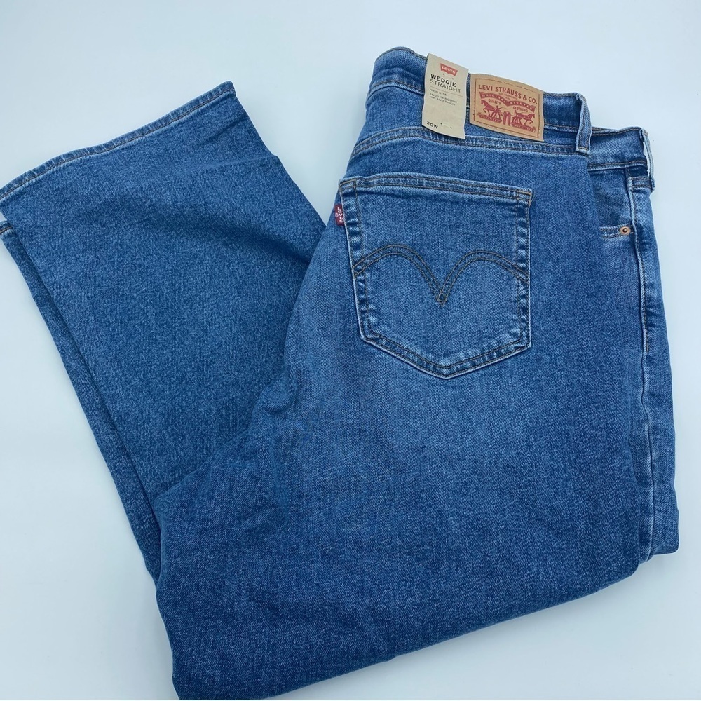 Levi’s- Wedgie Straight- size 20‎